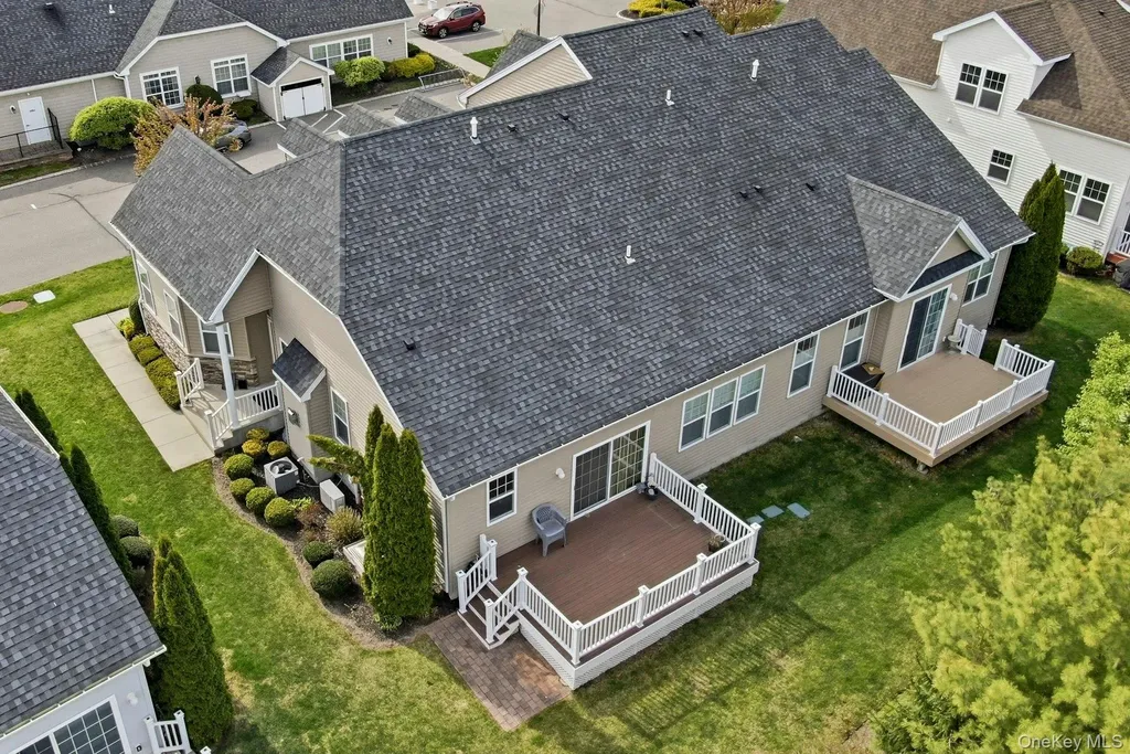 48 Augusta Drive Medford NY 11763