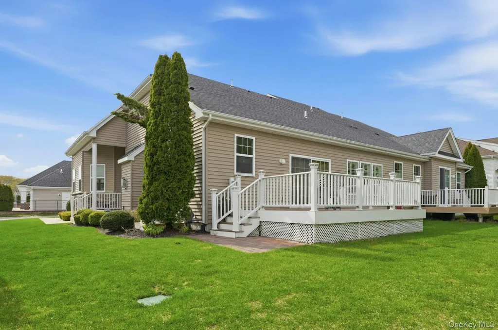 48 Augusta Drive Medford NY 11763