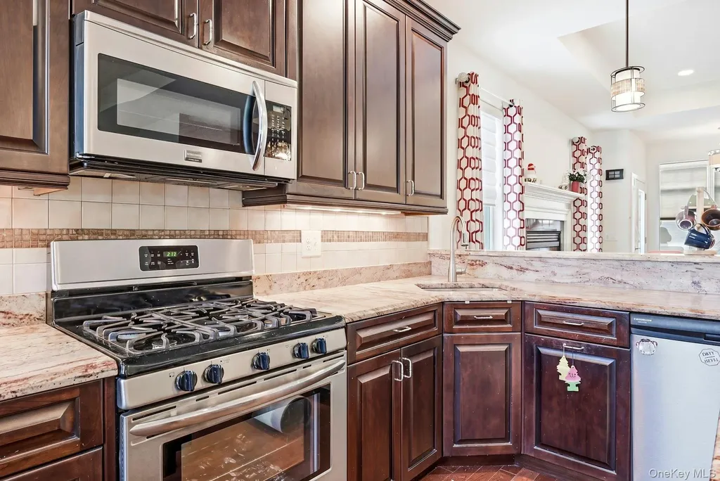 48 Augusta Drive Medford NY 11763