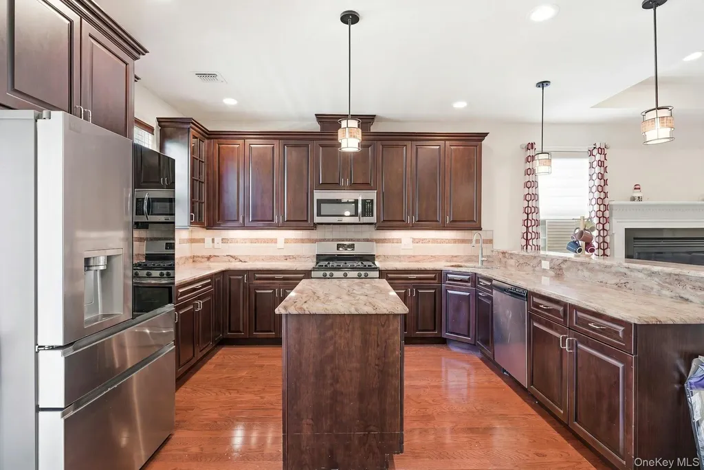 48 Augusta Drive Medford NY 11763
