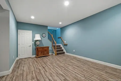 48 Augusta Drive Medford NY 11763
