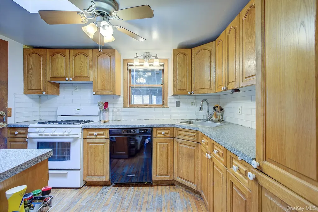 149-07 12th Avenue Whitestone NY 11357