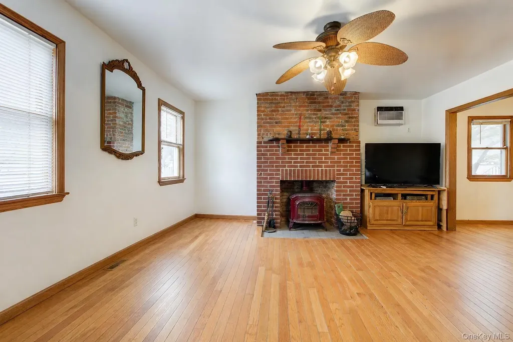 149-07 12th Avenue Whitestone NY 11357