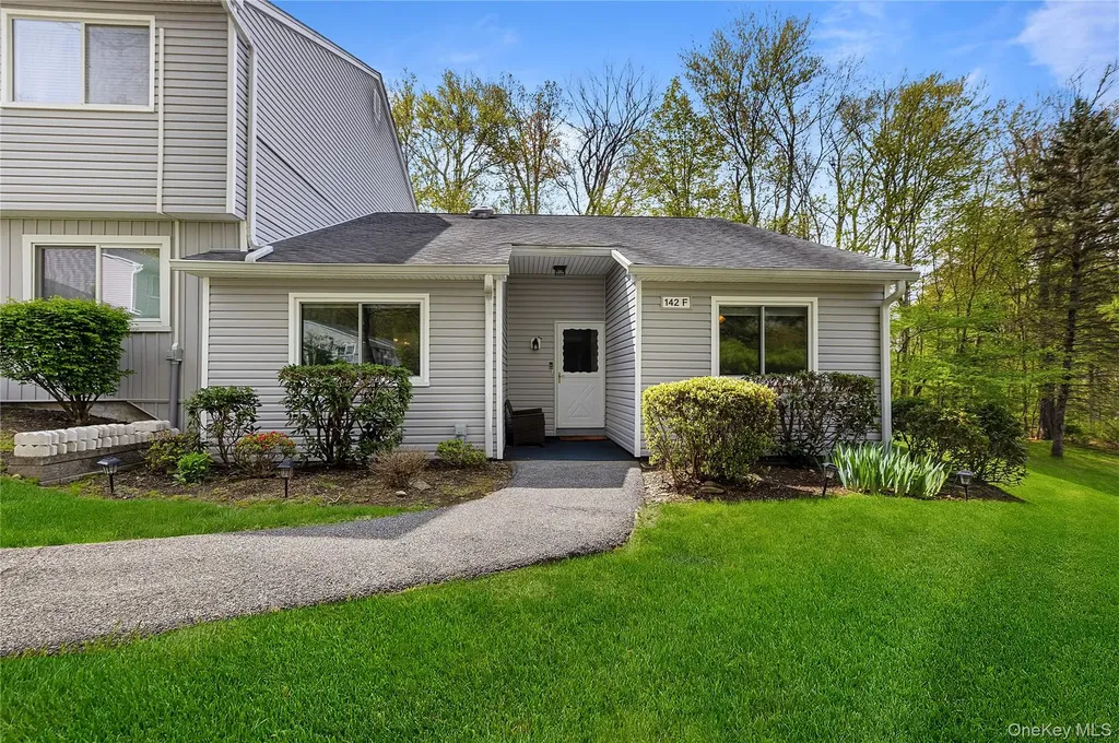 142 Flintlock Way Yorktown Heights NY 10598