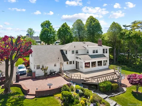 24 Cricket Lane Great Neck NY 11024