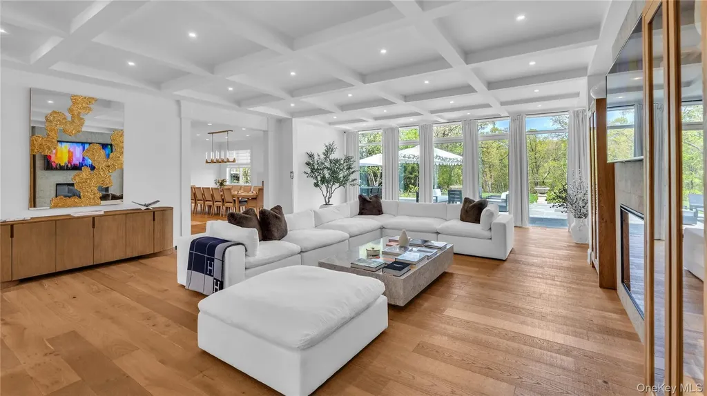 5 Gerry Lane Lloyd Neck NY 11743