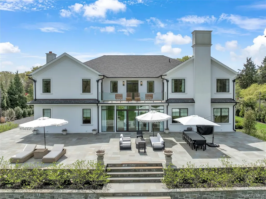 5 Gerry Lane Lloyd Neck NY 11743