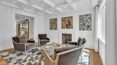 5 Gerry Lane Lloyd Neck NY 11743