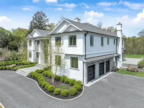 5 Gerry Lane Lloyd Neck NY 11743