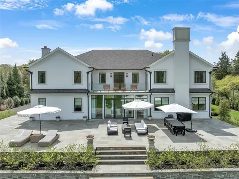 5 Gerry Lane Lloyd Neck NY 11743