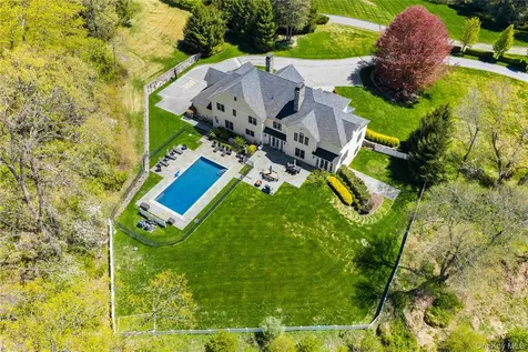 84 Twin Lakes Drive Bedford NY 10506