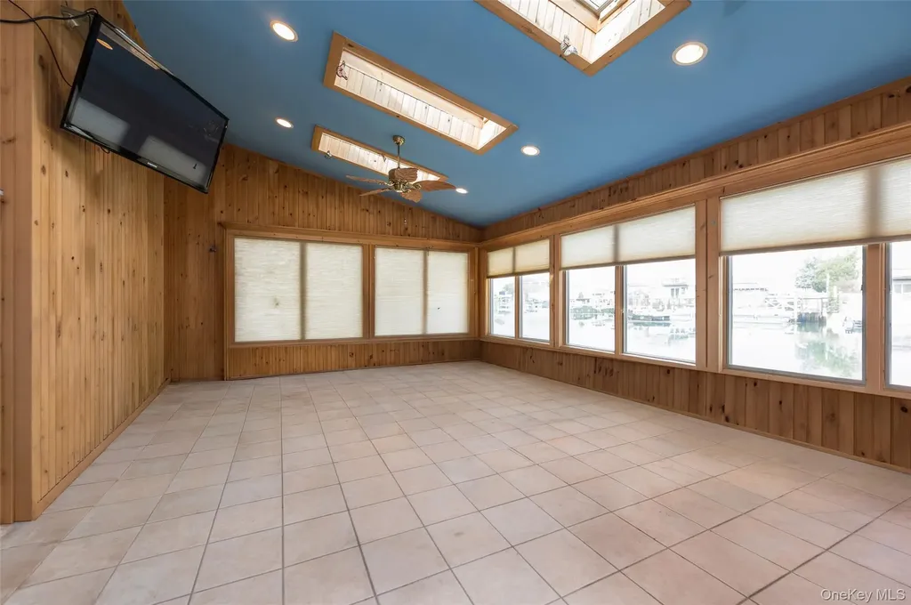 3414 Riverside Drive Oceanside NY 11572