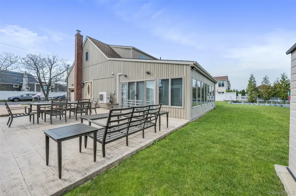 3414 Riverside Drive Oceanside NY 11572