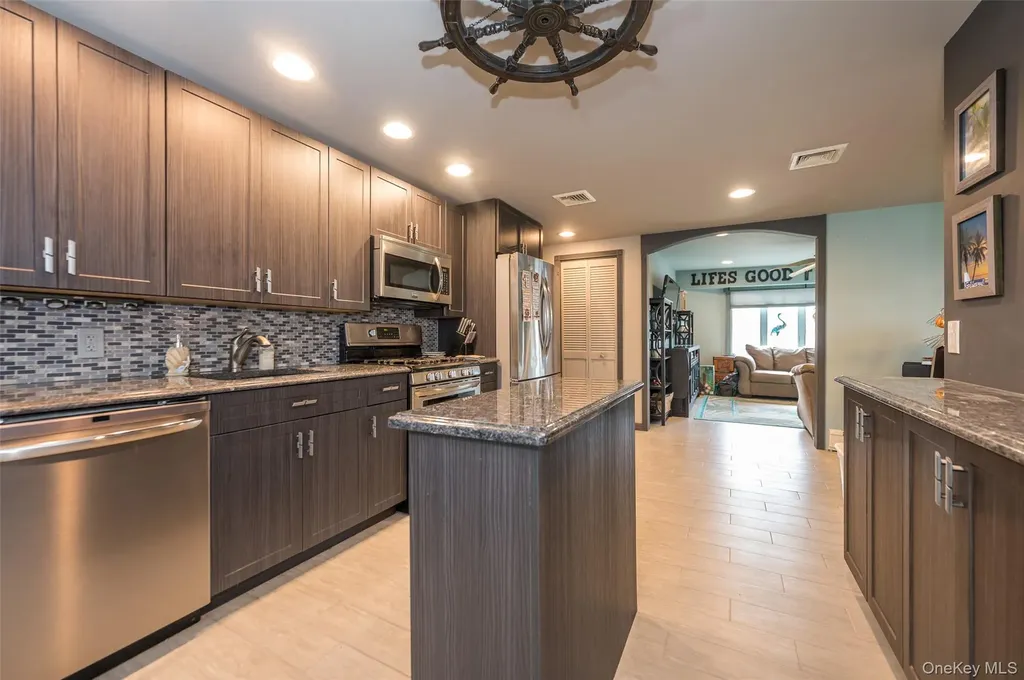 3414 Riverside Drive Oceanside NY 11572