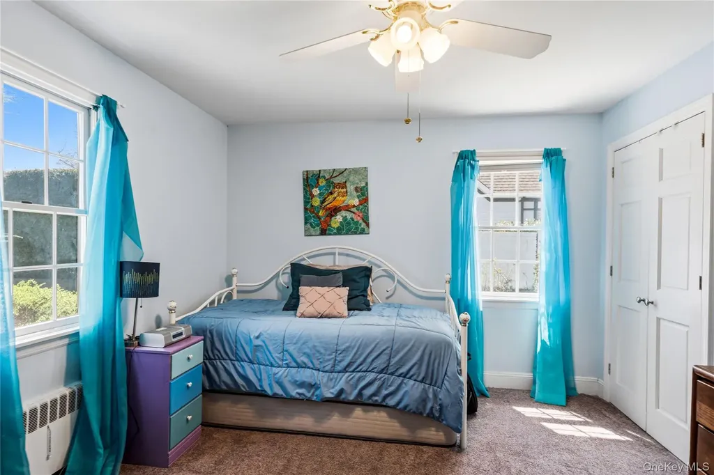 48 Davison Lane E West Islip NY 11795