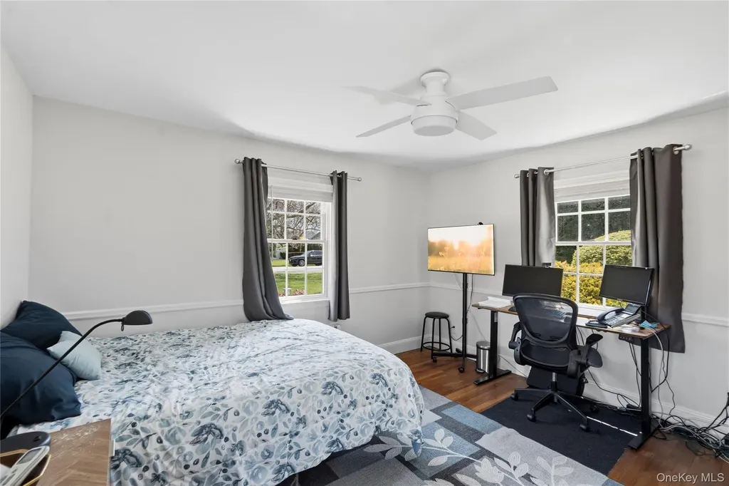 48 Davison Lane E West Islip NY 11795