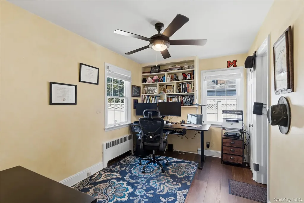 48 Davison Lane E West Islip NY 11795