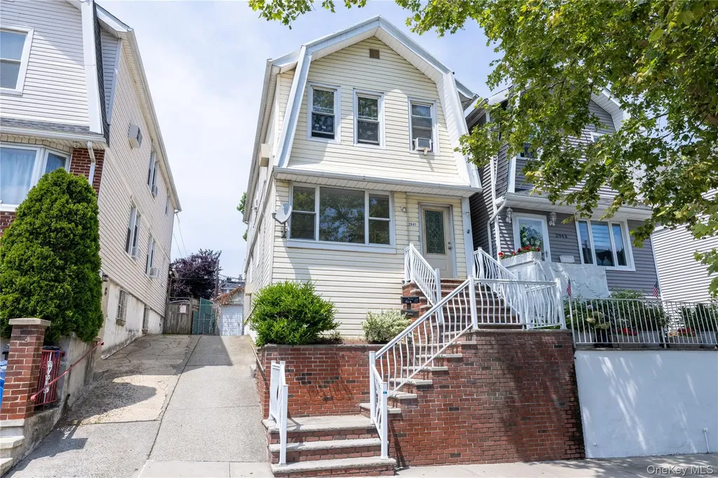 2941 Middletown Road Bronx NY 10461