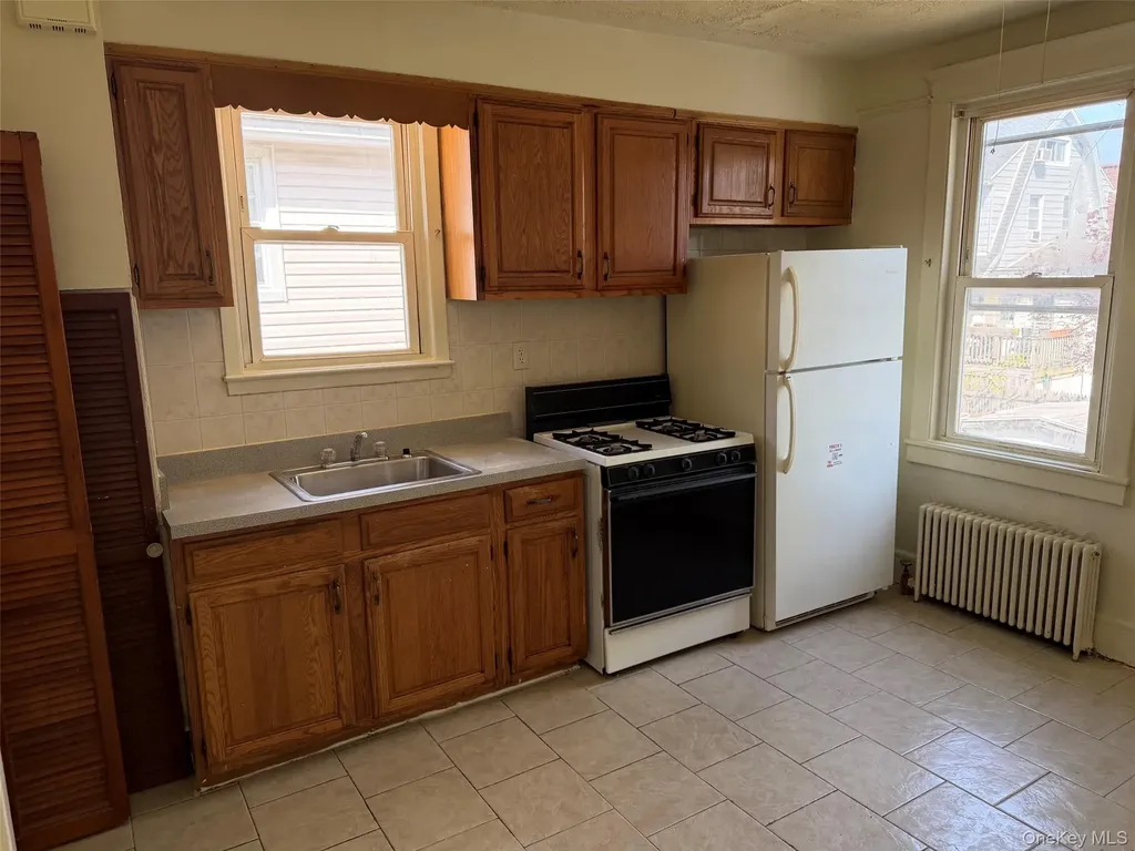 2941 Middletown Road Bronx NY 10461