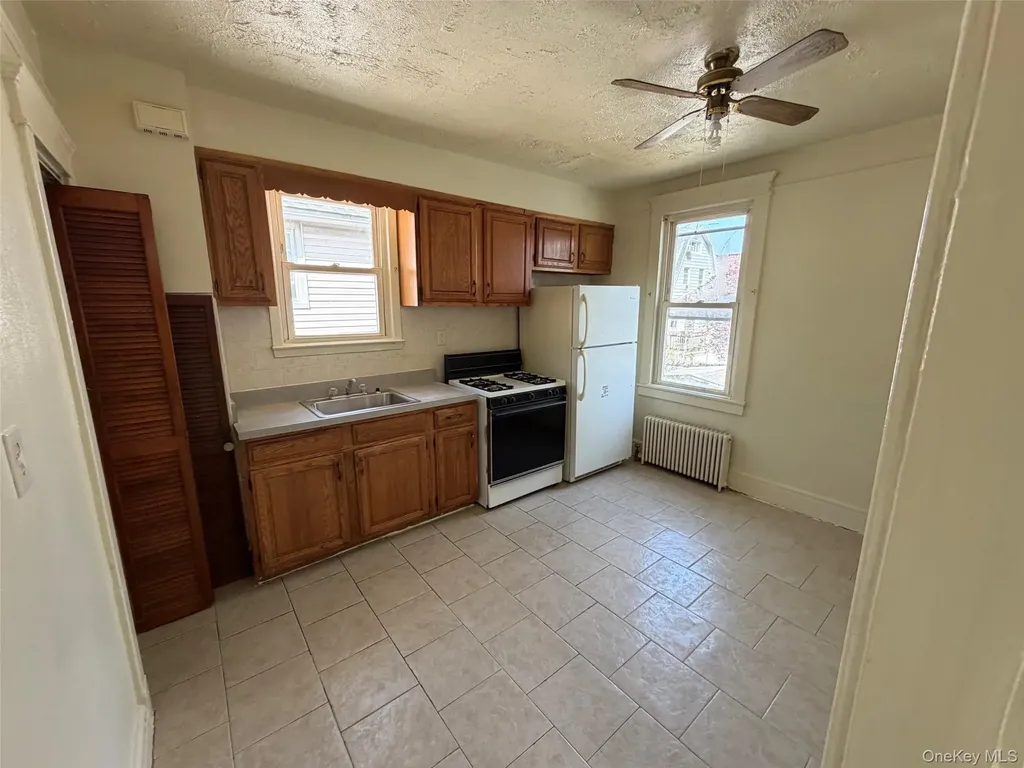 2941 Middletown Road Bronx NY 10461