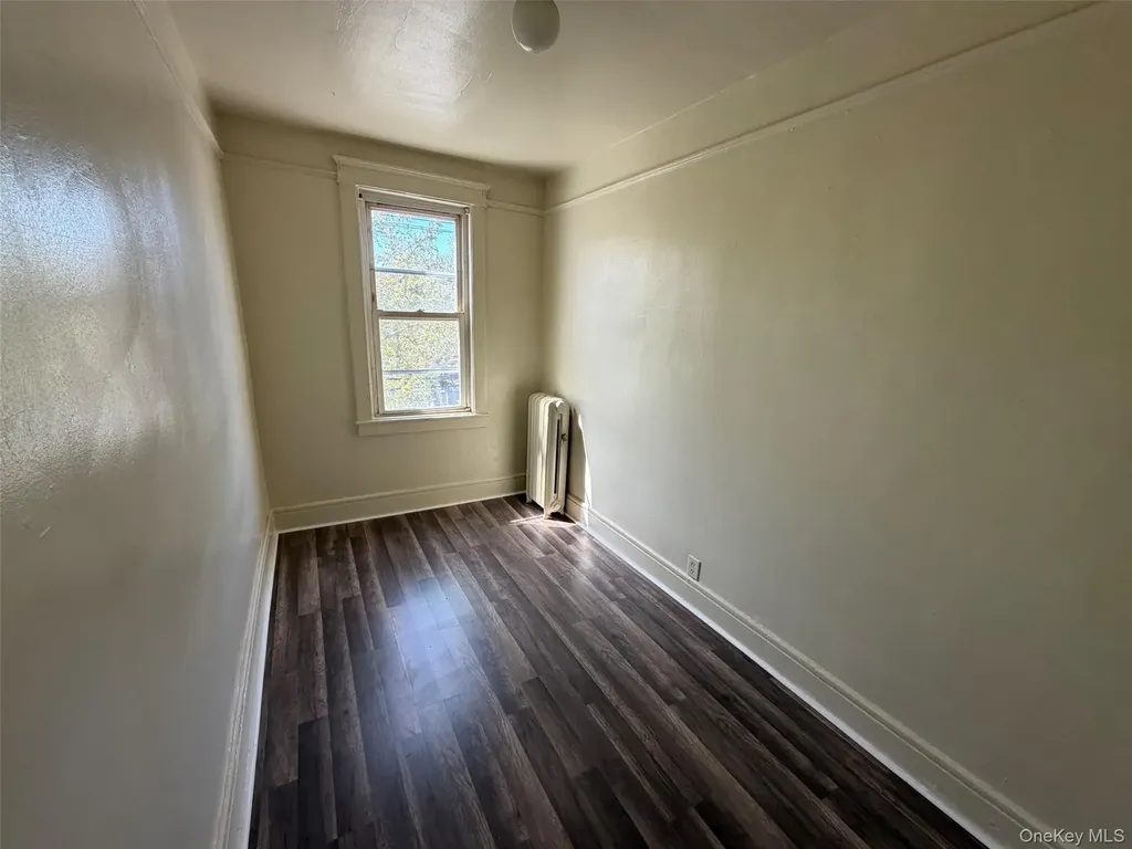 2941 Middletown Road Bronx NY 10461