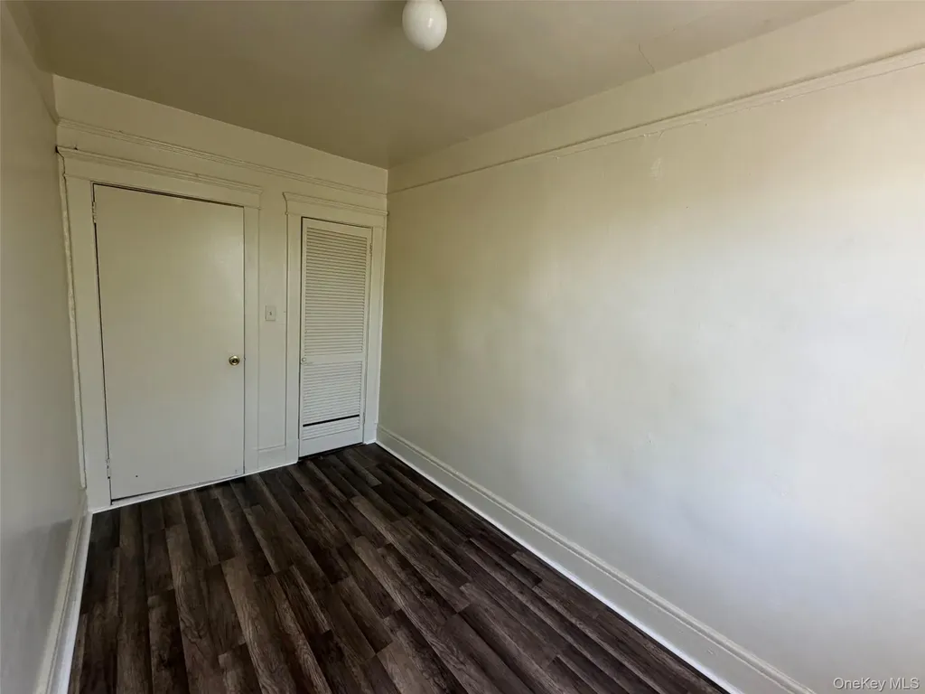 2941 Middletown Road Bronx NY 10461