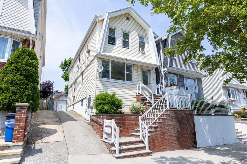2941 Middletown Road Bronx NY 10461