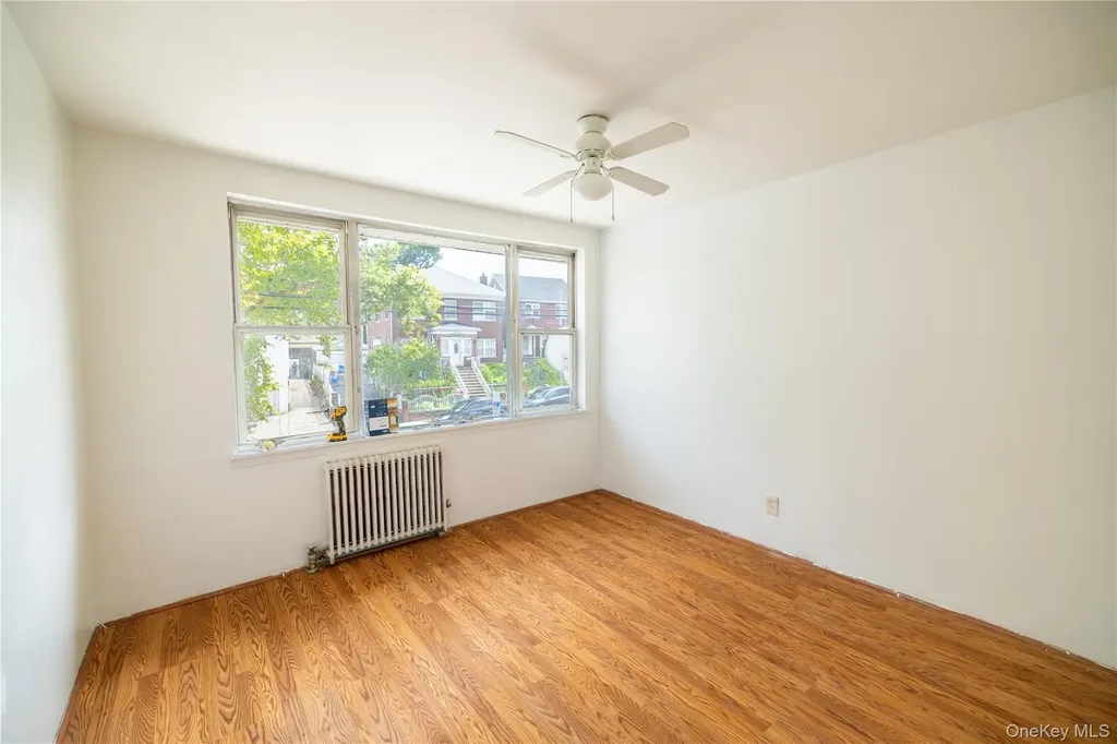 2941 Middletown Road Bronx NY 10461