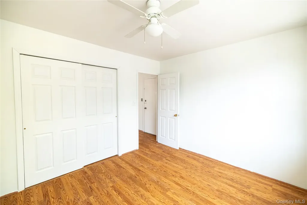 2941 Middletown Road Bronx NY 10461