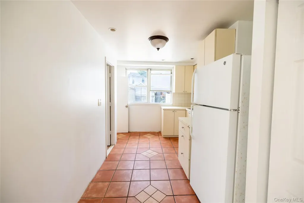 2941 Middletown Road Bronx NY 10461