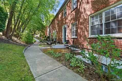 17 Fieldstone Drive Hartsdale NY 10530