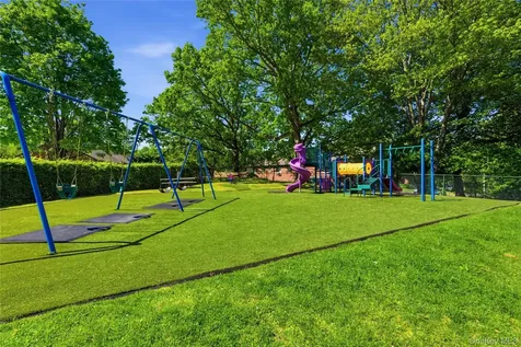 17 Fieldstone Drive Hartsdale NY 10530