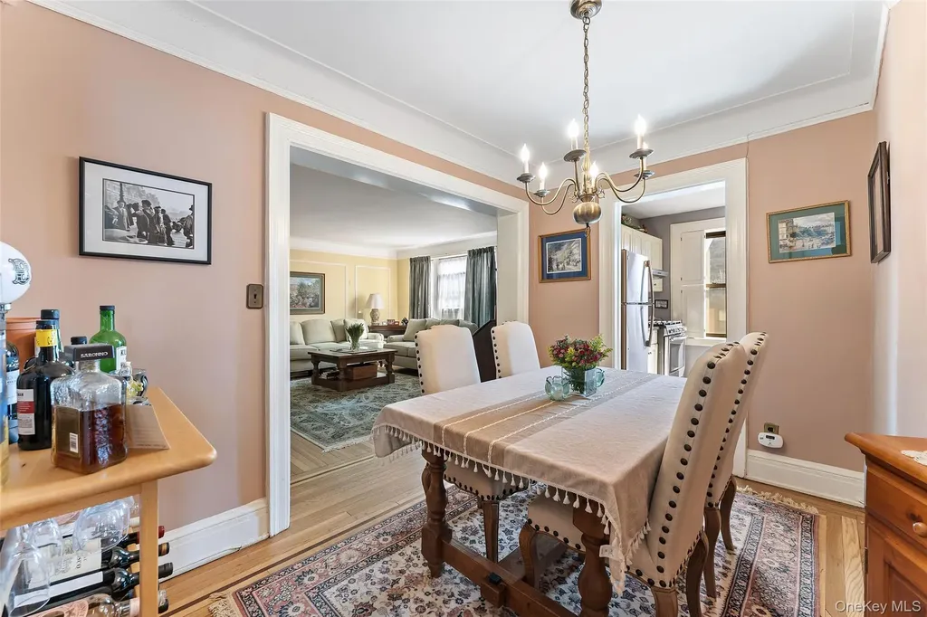 42 Pondfield W Bronxville NY 10708