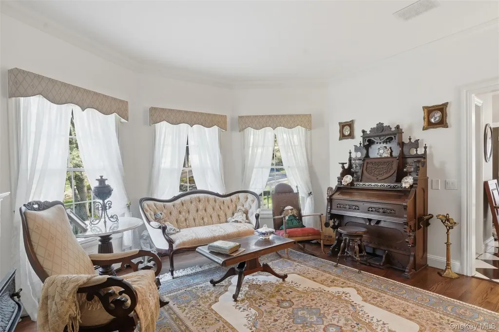 17 Skyview Lane Mahopac NY 10541