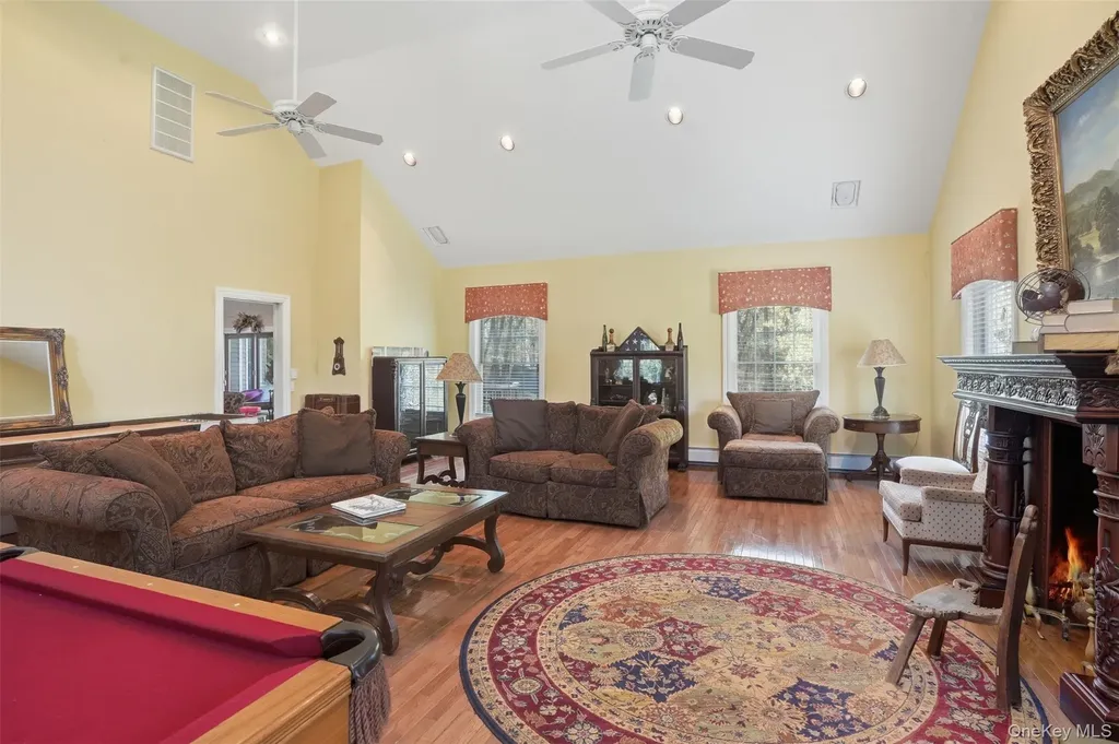 17 Skyview Lane Mahopac NY 10541
