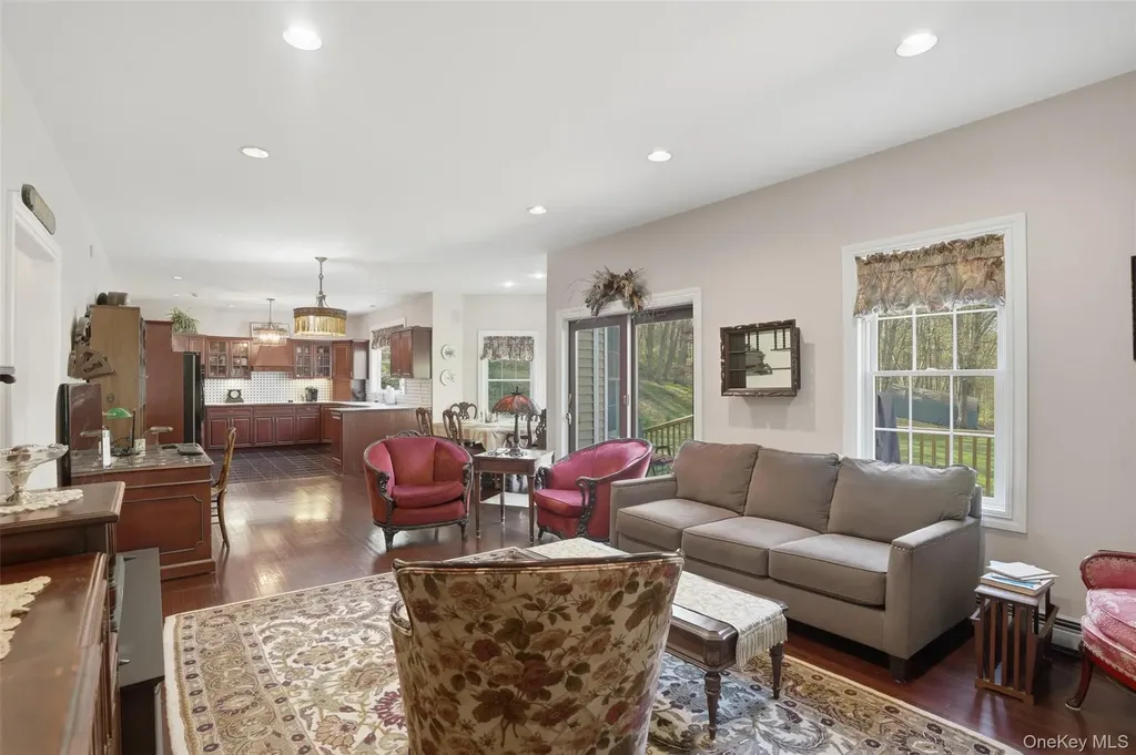17 Skyview Lane Mahopac NY 10541