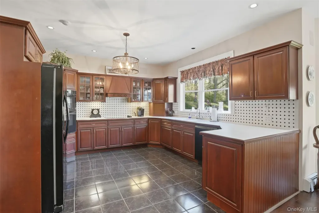 17 Skyview Lane Mahopac NY 10541