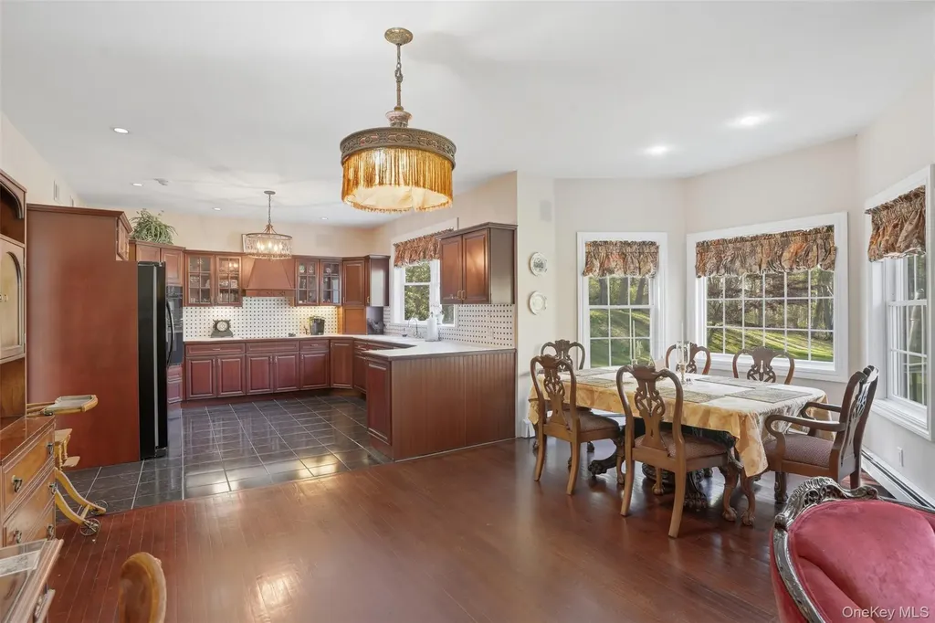 17 Skyview Lane Mahopac NY 10541
