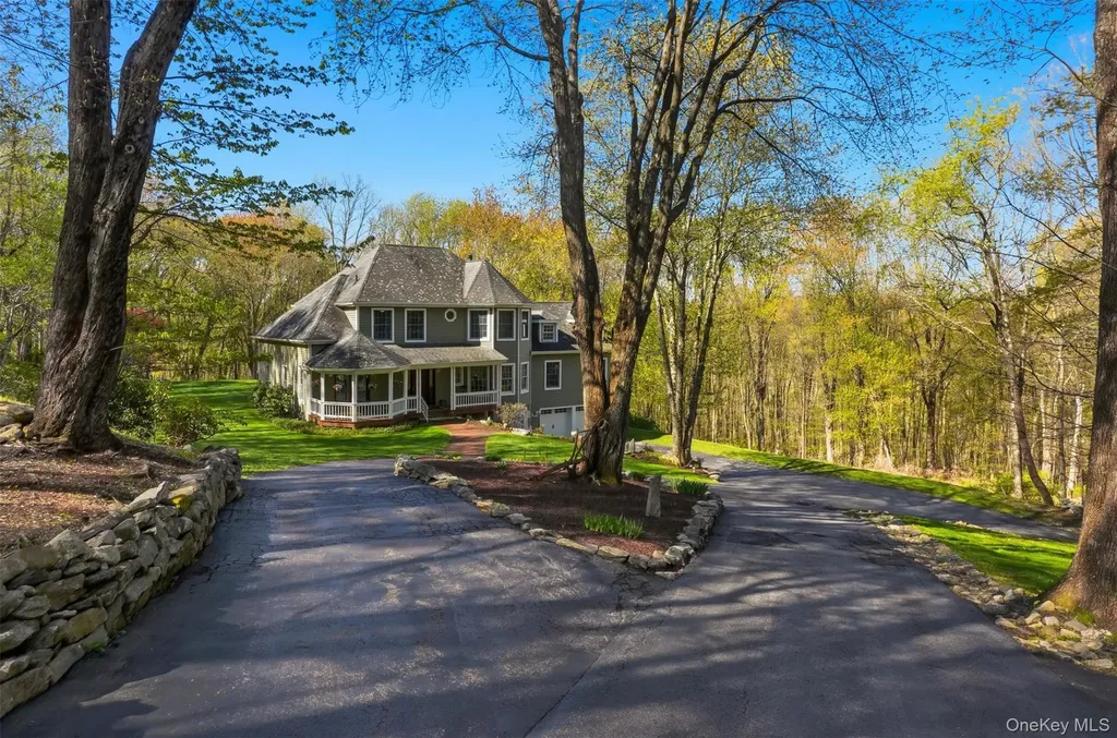17 Skyview Lane Mahopac NY 10541