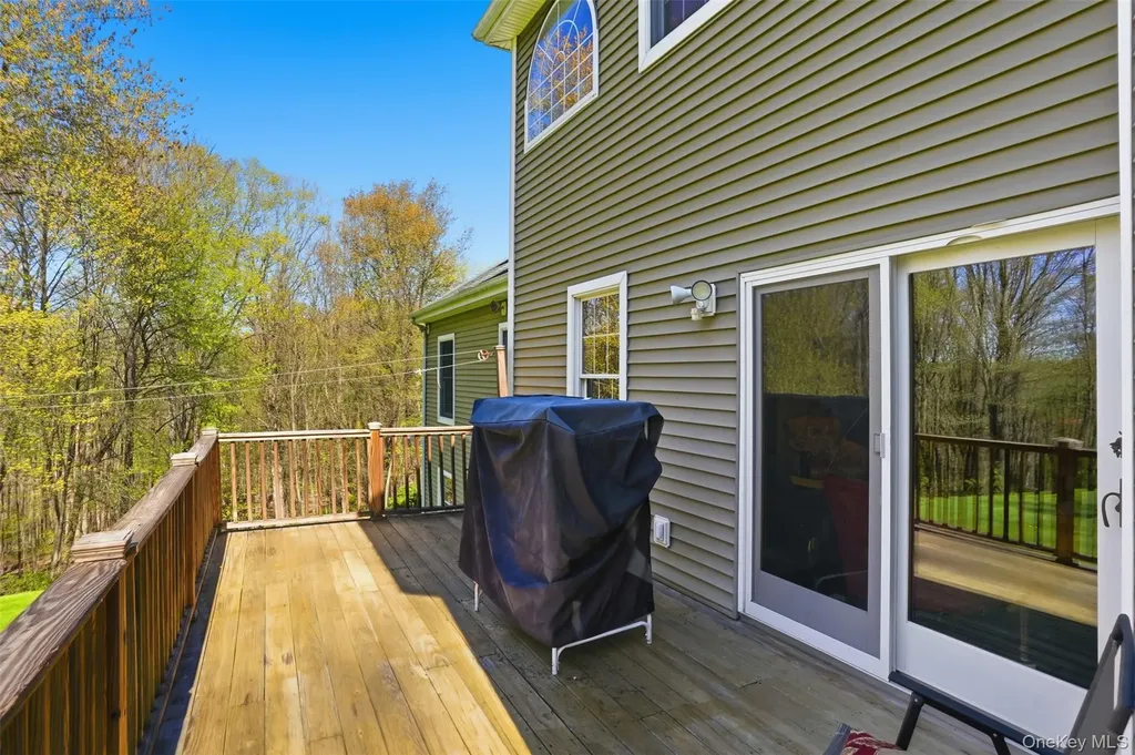 17 Skyview Lane Mahopac NY 10541