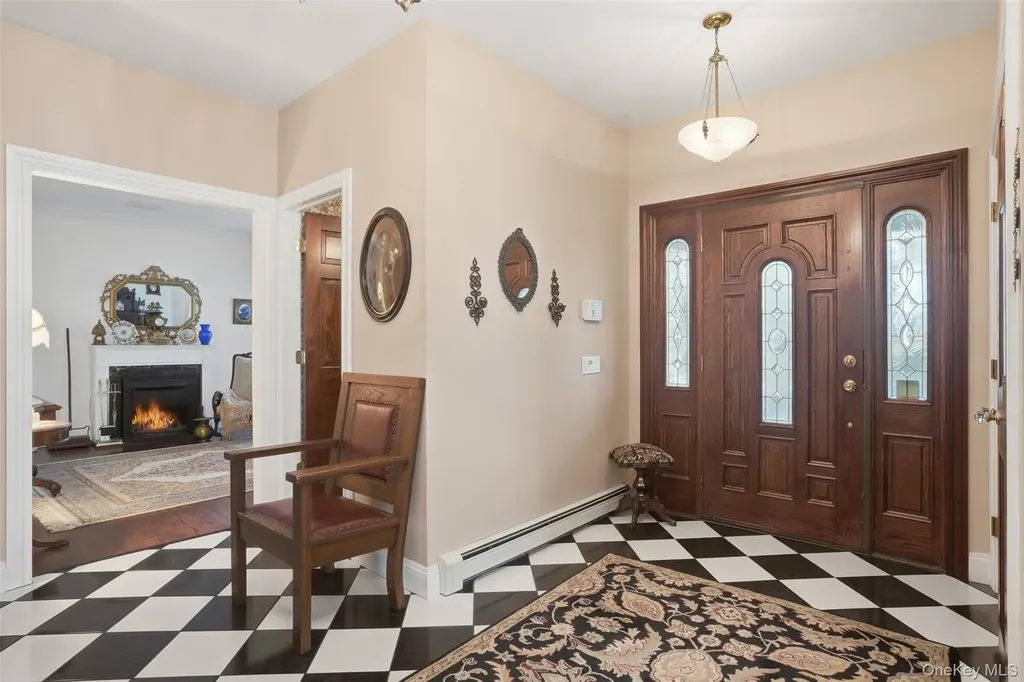 17 Skyview Lane Mahopac NY 10541