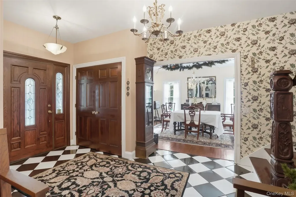 17 Skyview Lane Mahopac NY 10541