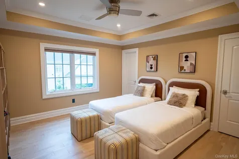 11 Buckingham Court Muttontown NY 11791