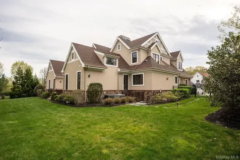 11 Buckingham Court Muttontown NY 11791