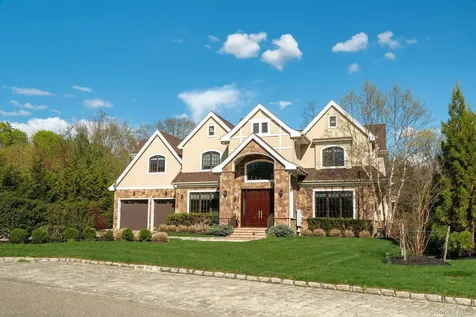 11 Buckingham Court Muttontown NY 11791