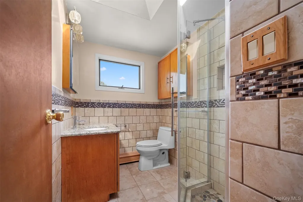 2 Bent Lane Levittown NY 11756