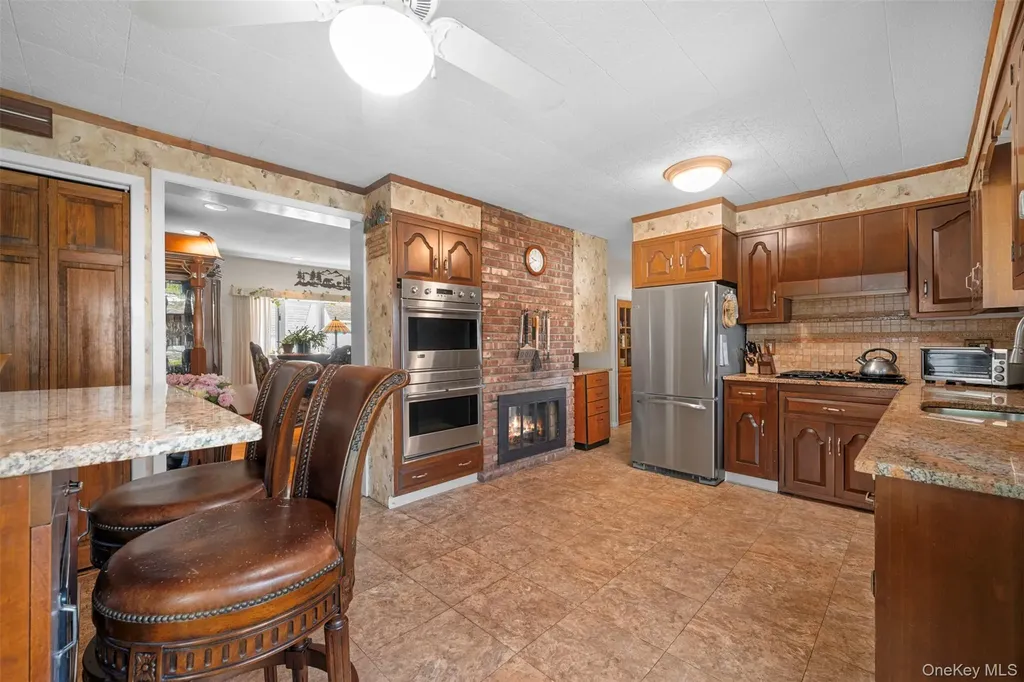 2 Bent Lane Levittown NY 11756