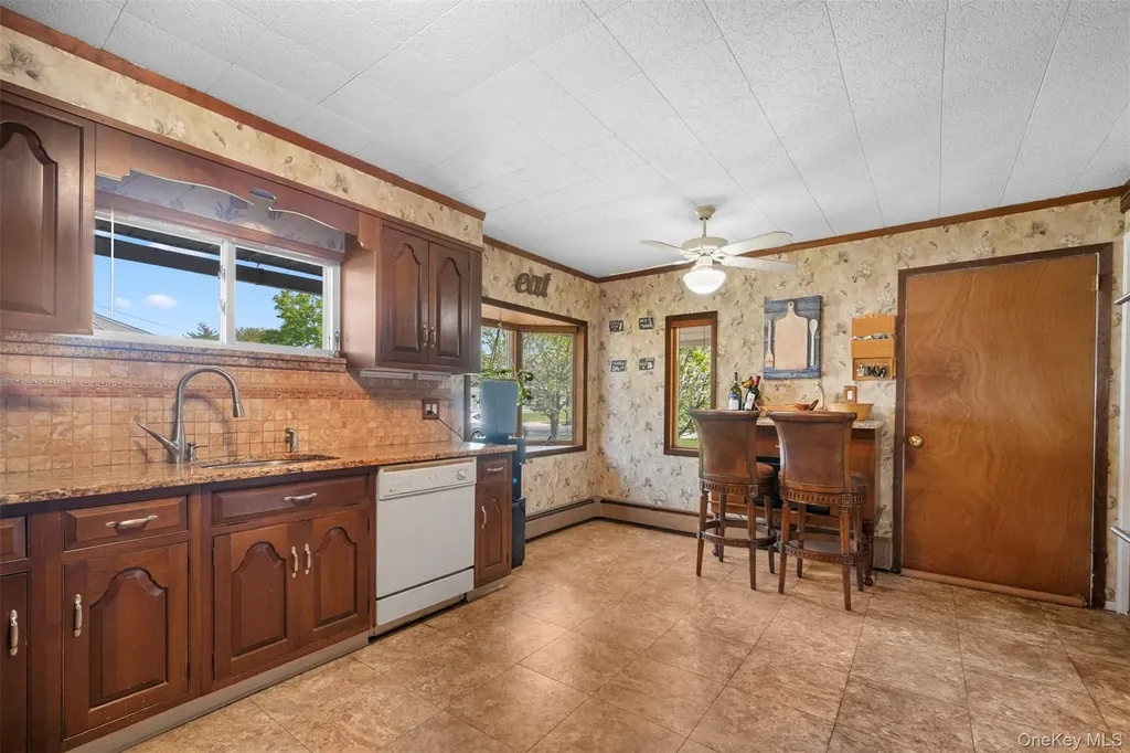 2 Bent Lane Levittown NY 11756