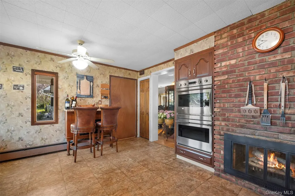 2 Bent Lane Levittown NY 11756