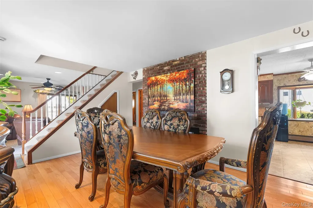 2 Bent Lane Levittown NY 11756